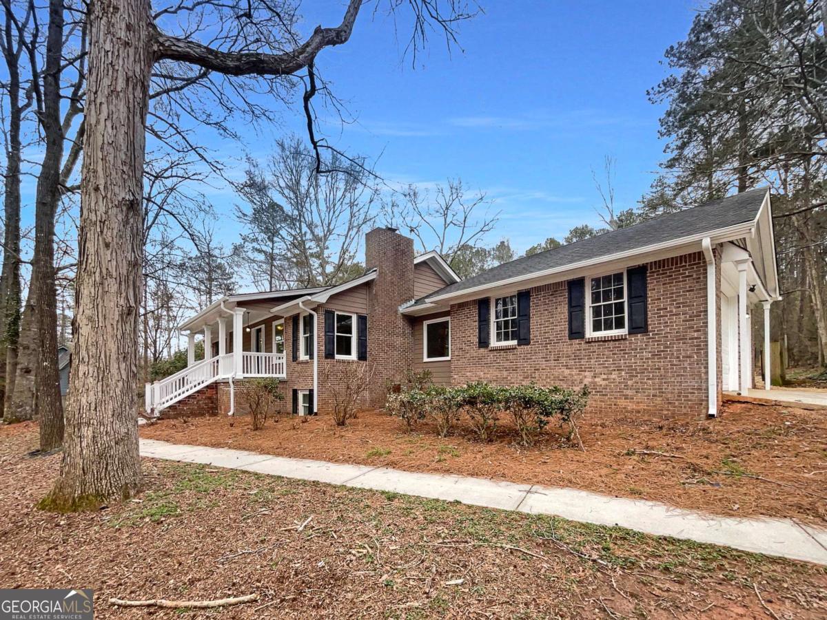 121 Northwoods RD