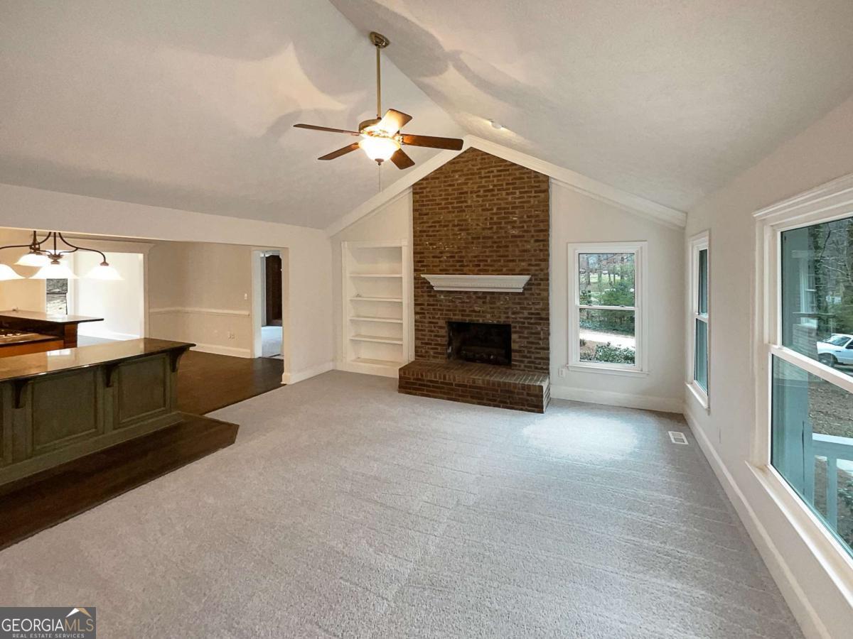 121 Northwoods RD