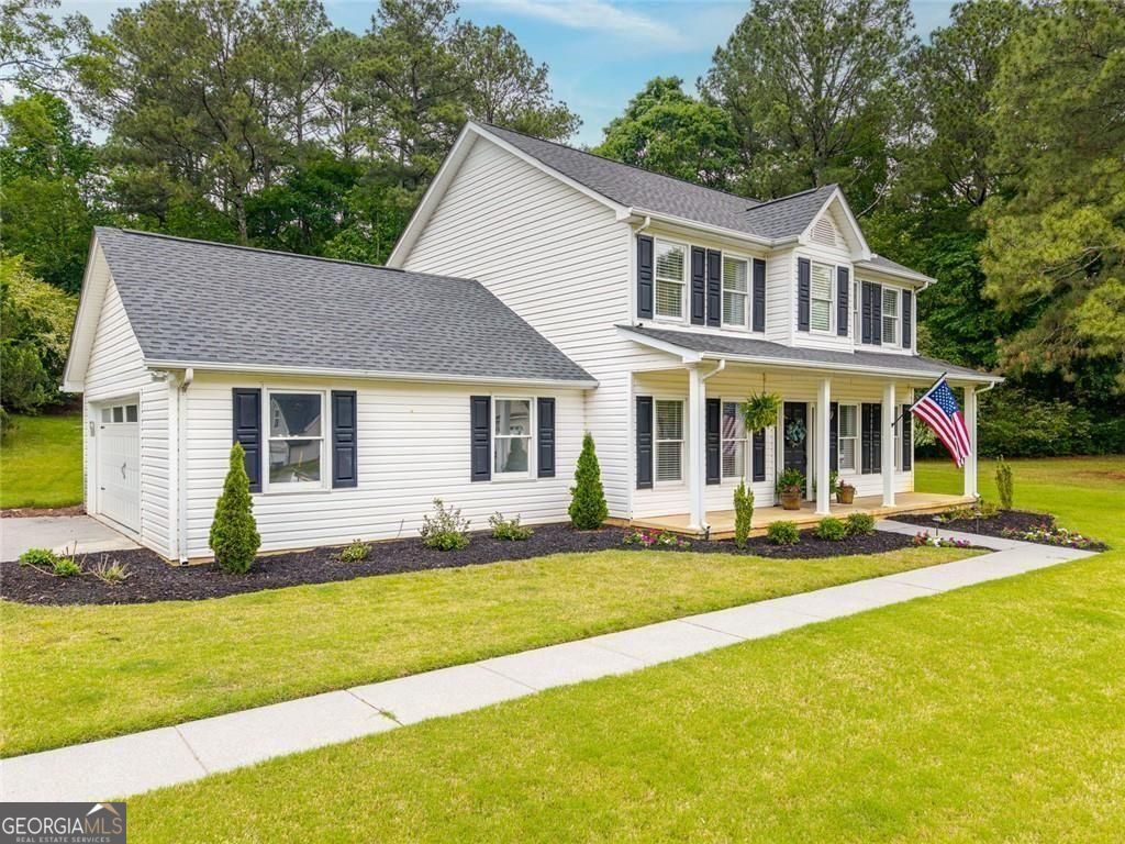 226 Charles DR NE