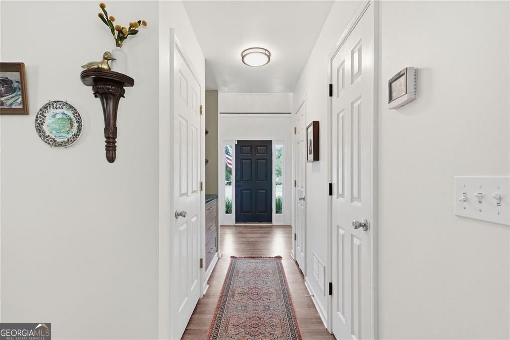226 Charles DR NE