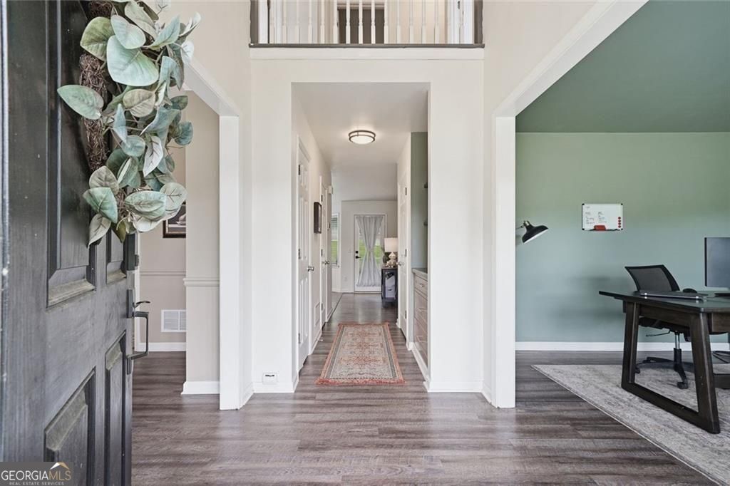 226 Charles DR NE