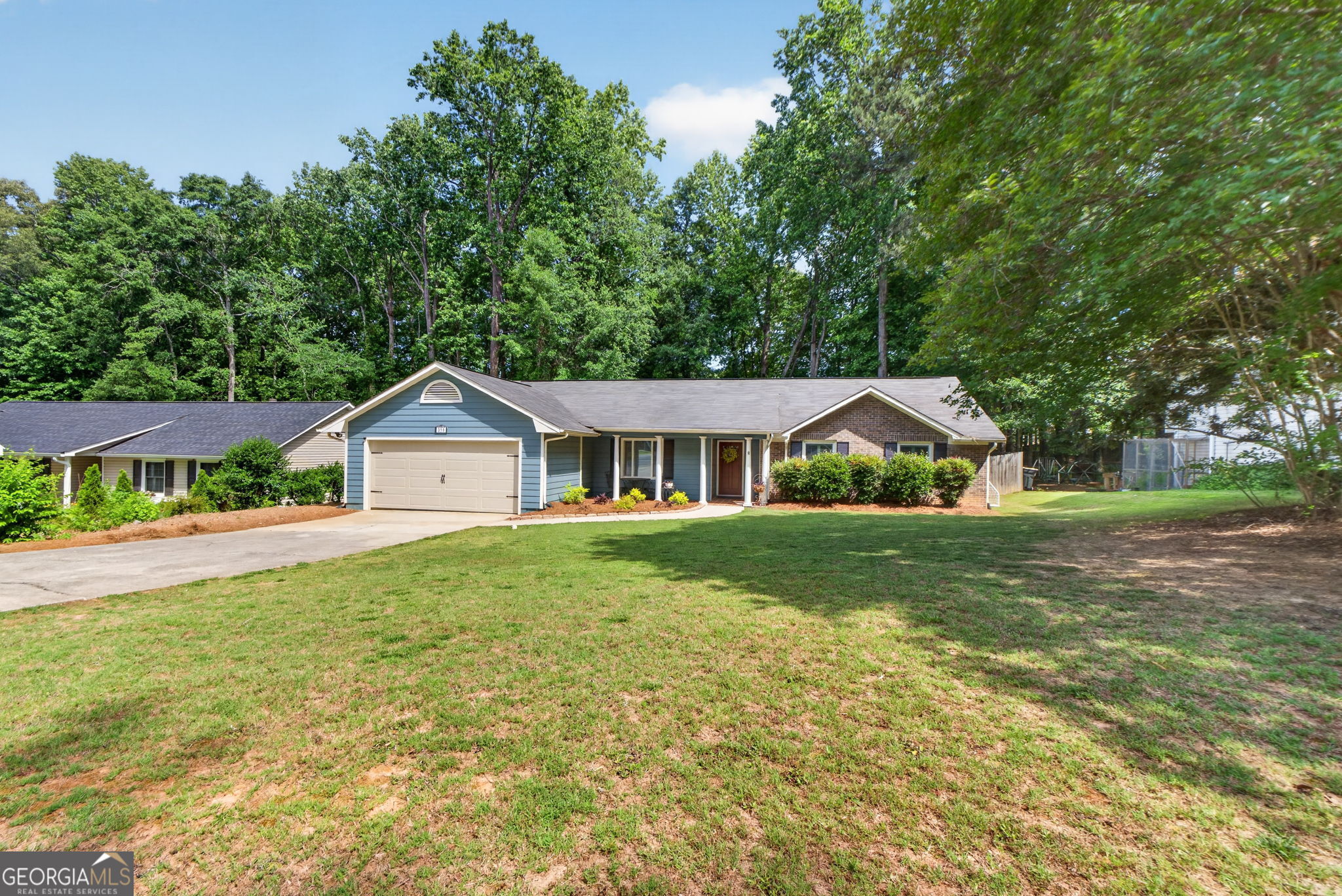 318 Summer PL