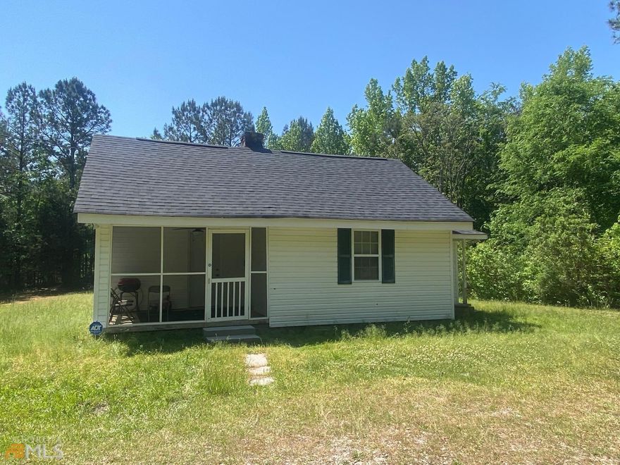 Furnished 2 bedroom, 2 bath home. Flexible lease length. $1500/month includes rent and utilities. MUST have approved application for every adult wanting to occupy the home before property will be shown. Applicants must turn in the last 30 days proof of income. Applications can be sent to your email to be filled out online.