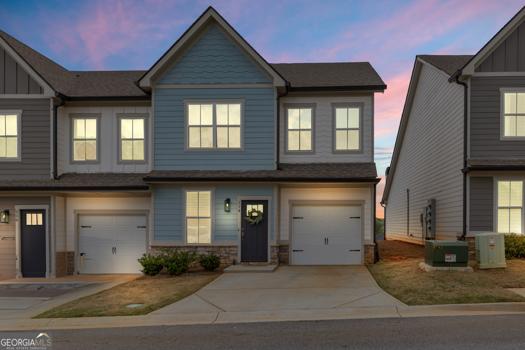 114 Magnolia PL