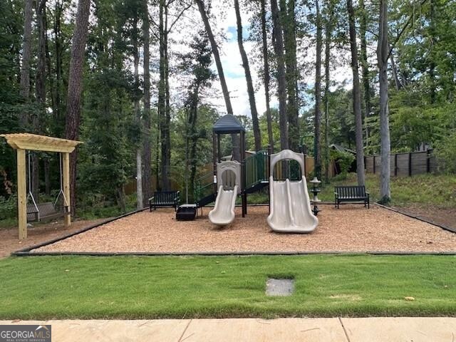 Tucker, Georgia 30084, United States, 5 Bedrooms Bedrooms, ,6 BathroomsBathrooms,Residential,Pending,41865