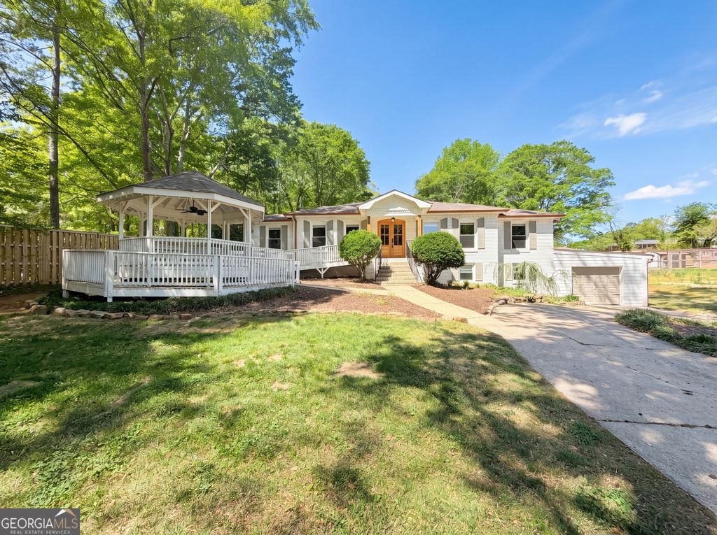 Photo of 1663 Seayes Road SW, Mableton, GA 30126 (MLS # 10737304)