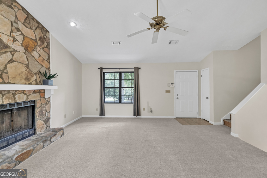 1147 Williamsburg LN