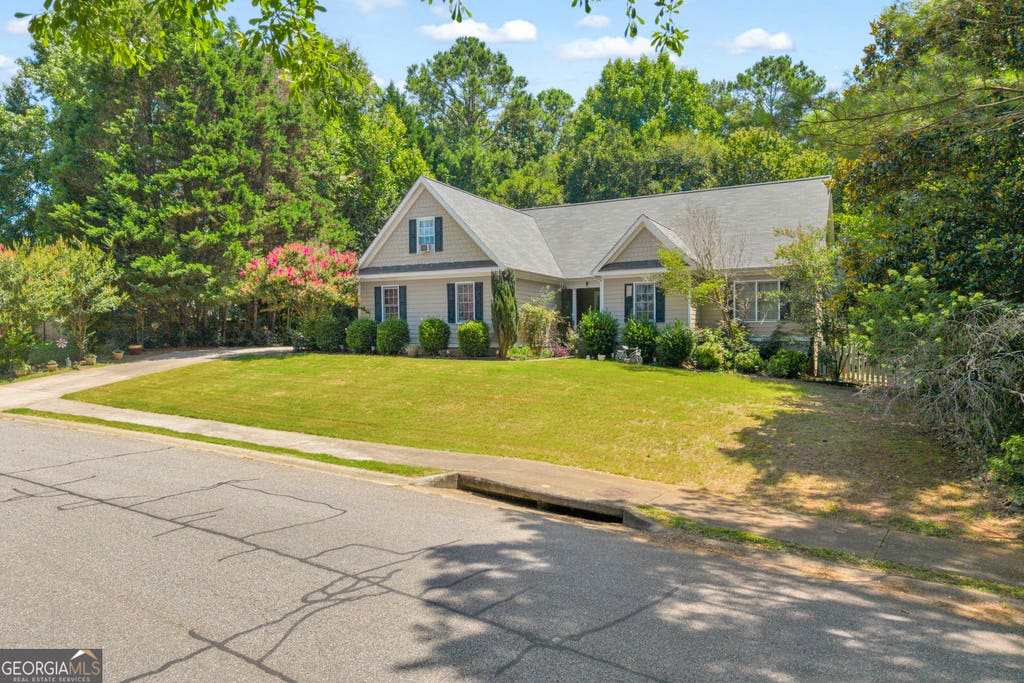 Photo of 905 Daisy Lane, Athens, GA 30605 (MLS # 10819185)