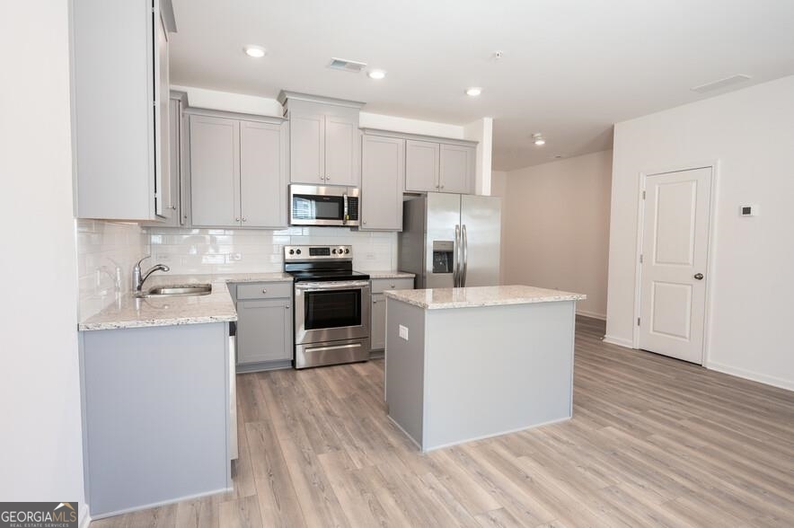 College Park, Georgia 30349, United States, 4 Bedrooms Bedrooms, ,2 BathroomsBathrooms,Residential,Active,86217