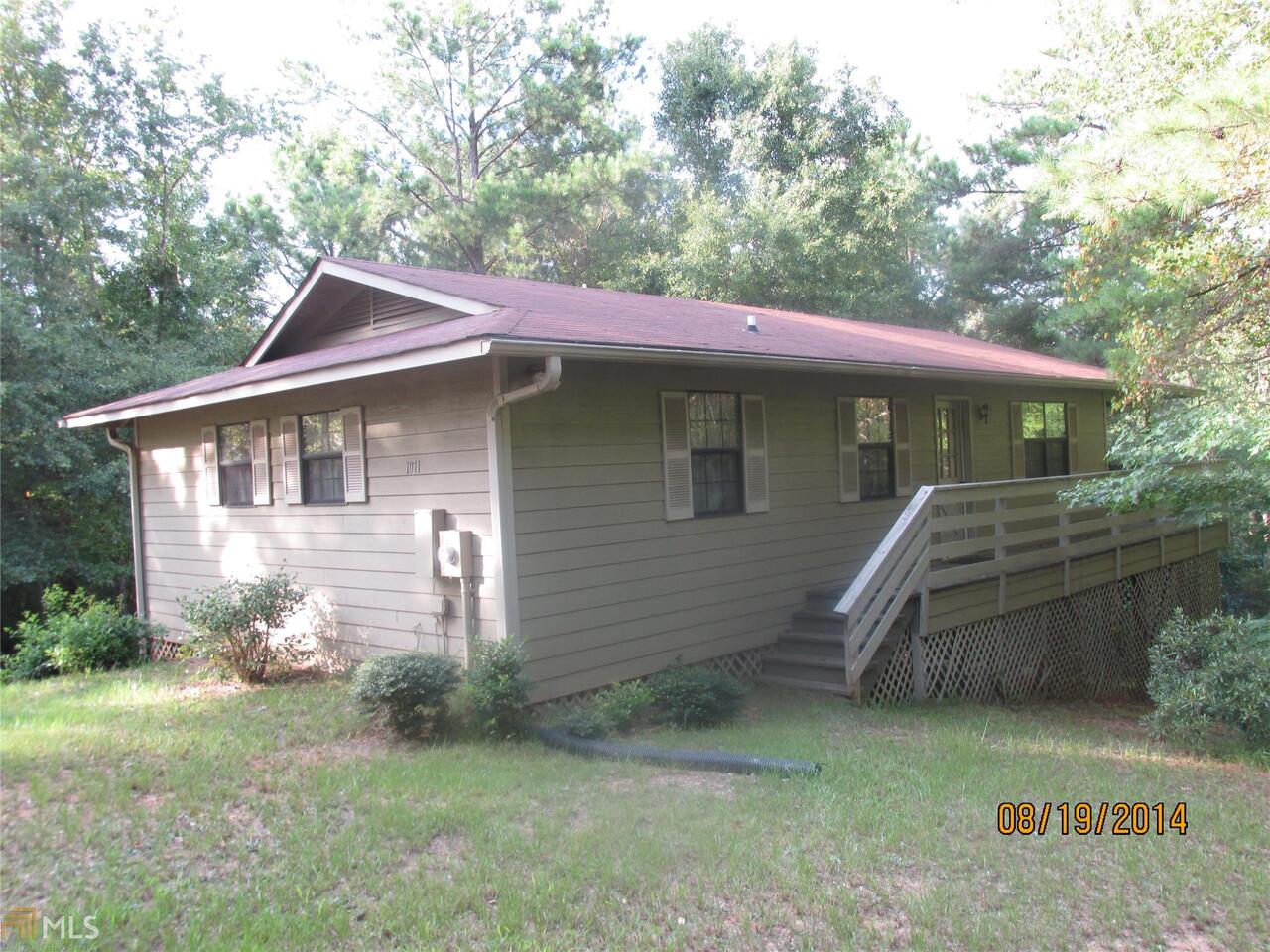 Short Sale - Subject to lender approval. Sold As-Is. Small two bedroom bungalow. If you like fishing or just getting away for the weekend this is the place for your. Home sits on the lake with a beautiful lake view. Sits on 1.6 acres