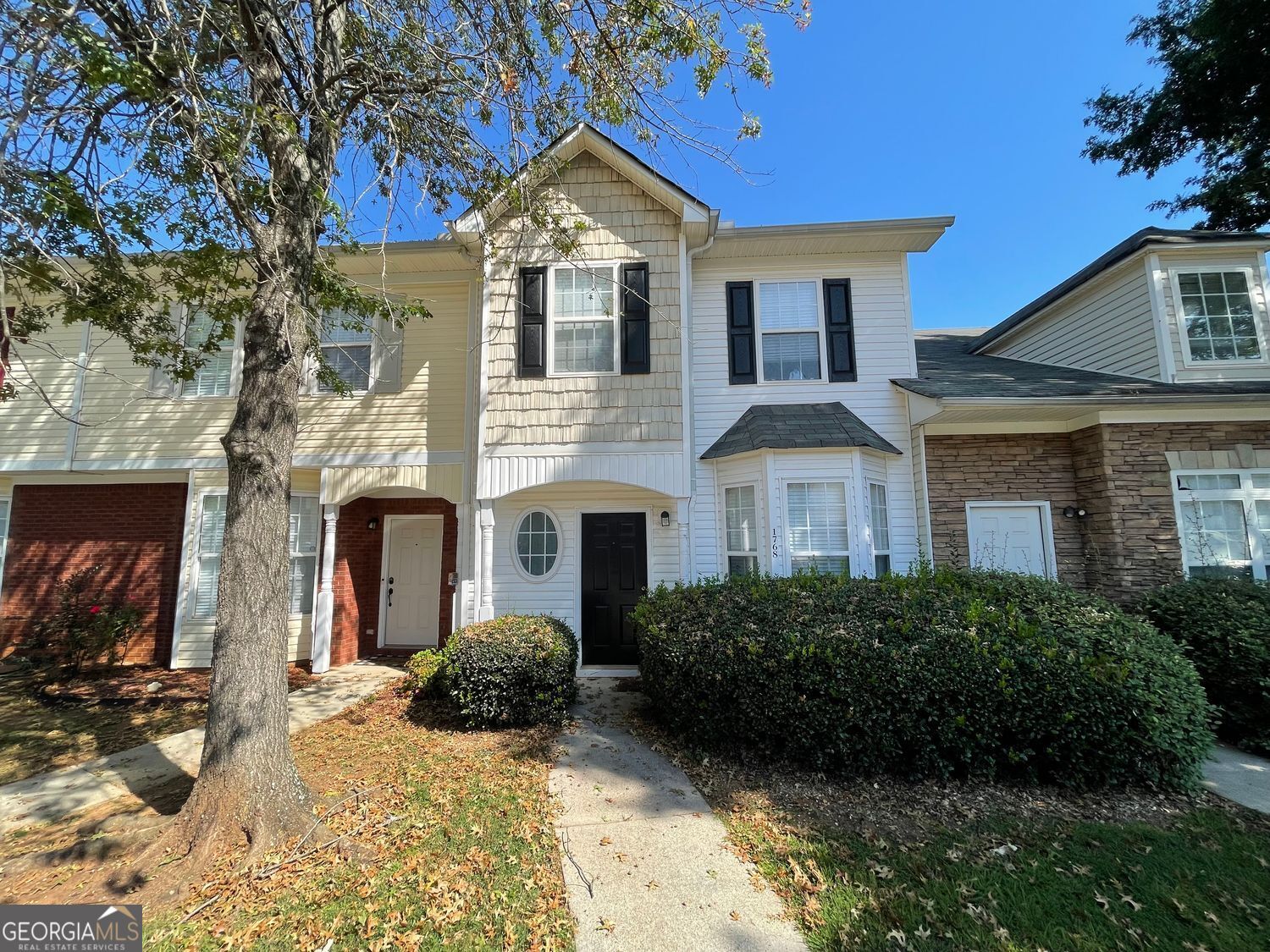 Spacious 2BR/2BA Townhome - Great Opportunity in Hampton, GA! Don't miss this SOLD-AS-IS 2-bedroom, 2-bathroom townhome located in the quiet Southfield community of Hampton, GA. This home features vaulted ceilings in both bedrooms, a spacious eat-in kitchen, a separate laundry room, and a large living room perfect for entertaining or relaxing. Conveniently located just minutes from shopping, dining, and entertainment options. Ideal for first-time homebuyers or investors looking for a great flip-and-hold opportunity! Features: * Vaulted ceilings * Eat-in kitchen * Laundry room * Nice size living space * All financing accepted Schedule your showing today!
