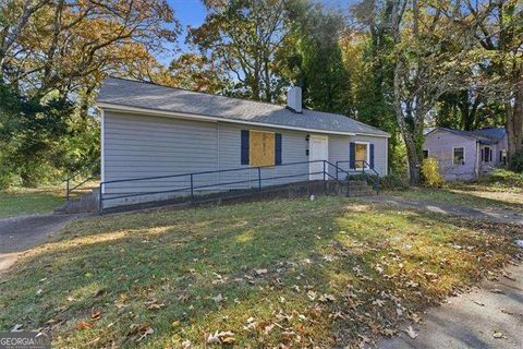 Photo of 1356 Campbellton Road SW, Atlanta, GA 30310 (MLS # 10665165)