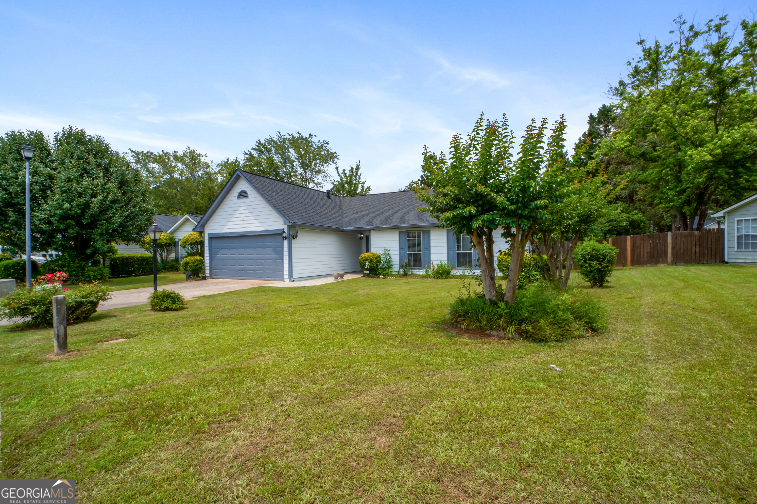 1055 KIBBE CIRCLE