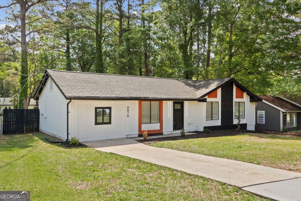 Photo of 8878 Burnham Way, Jonesboro, GA 30238 (MLS # 10761357)