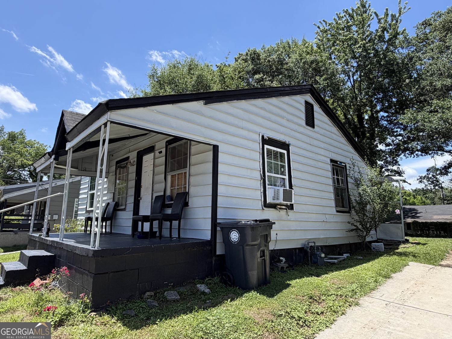 1067 Desota ST