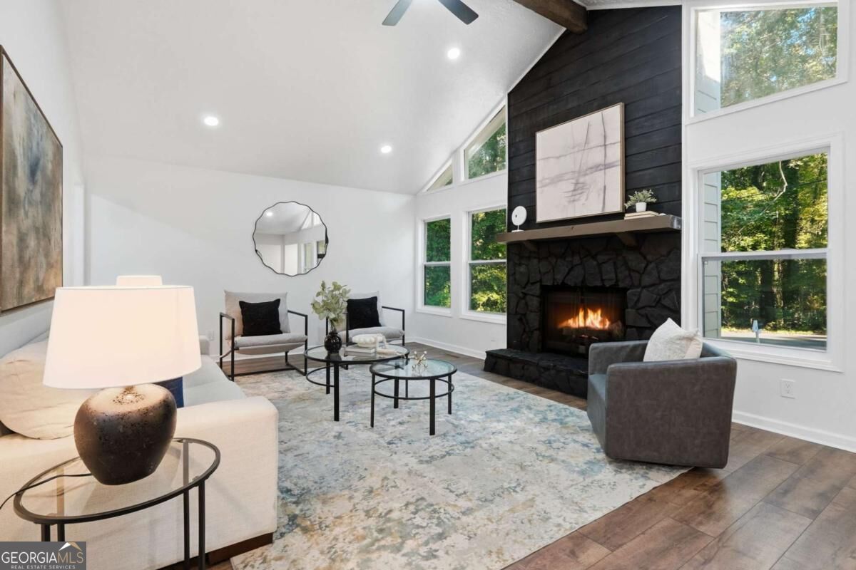 2411 Cochise DR