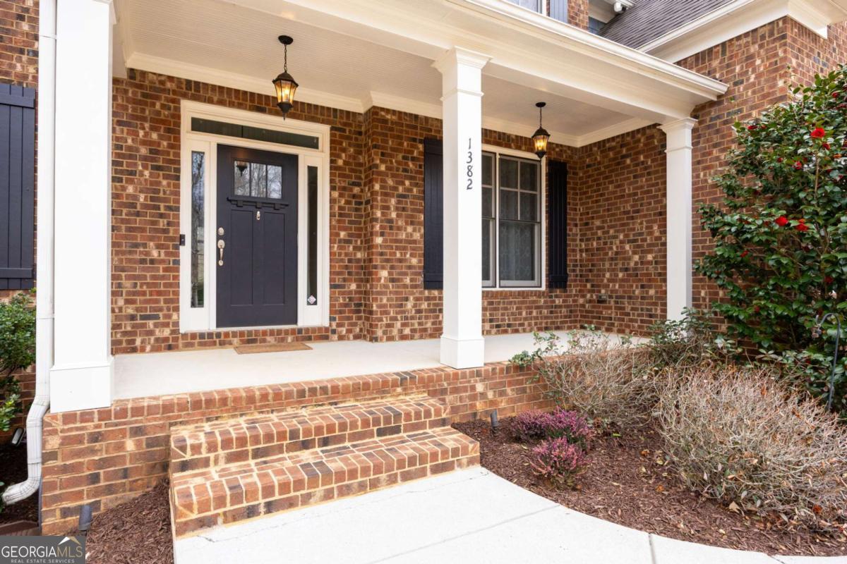 1382 Sutters Pond DR NW