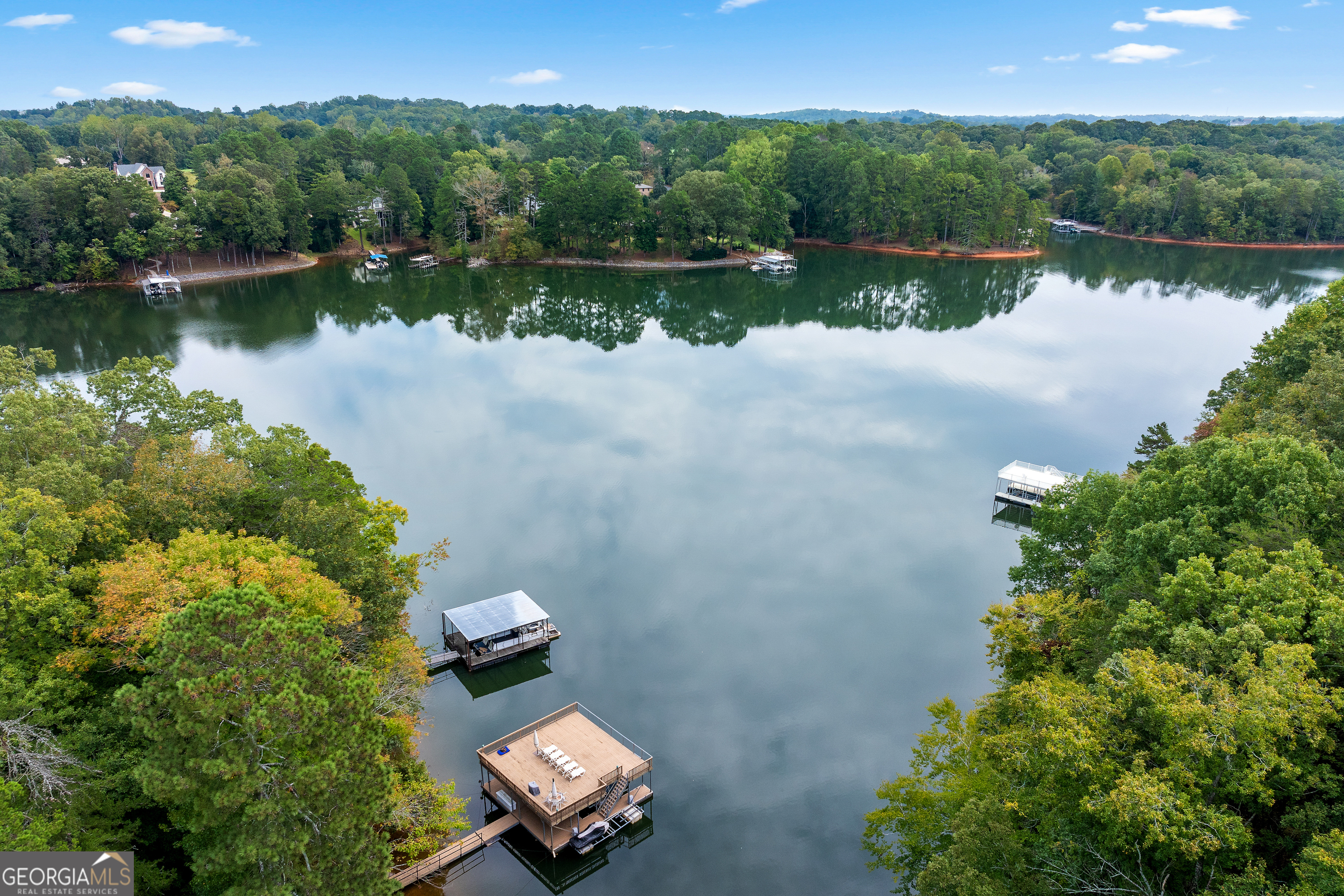 955 E Lake DR