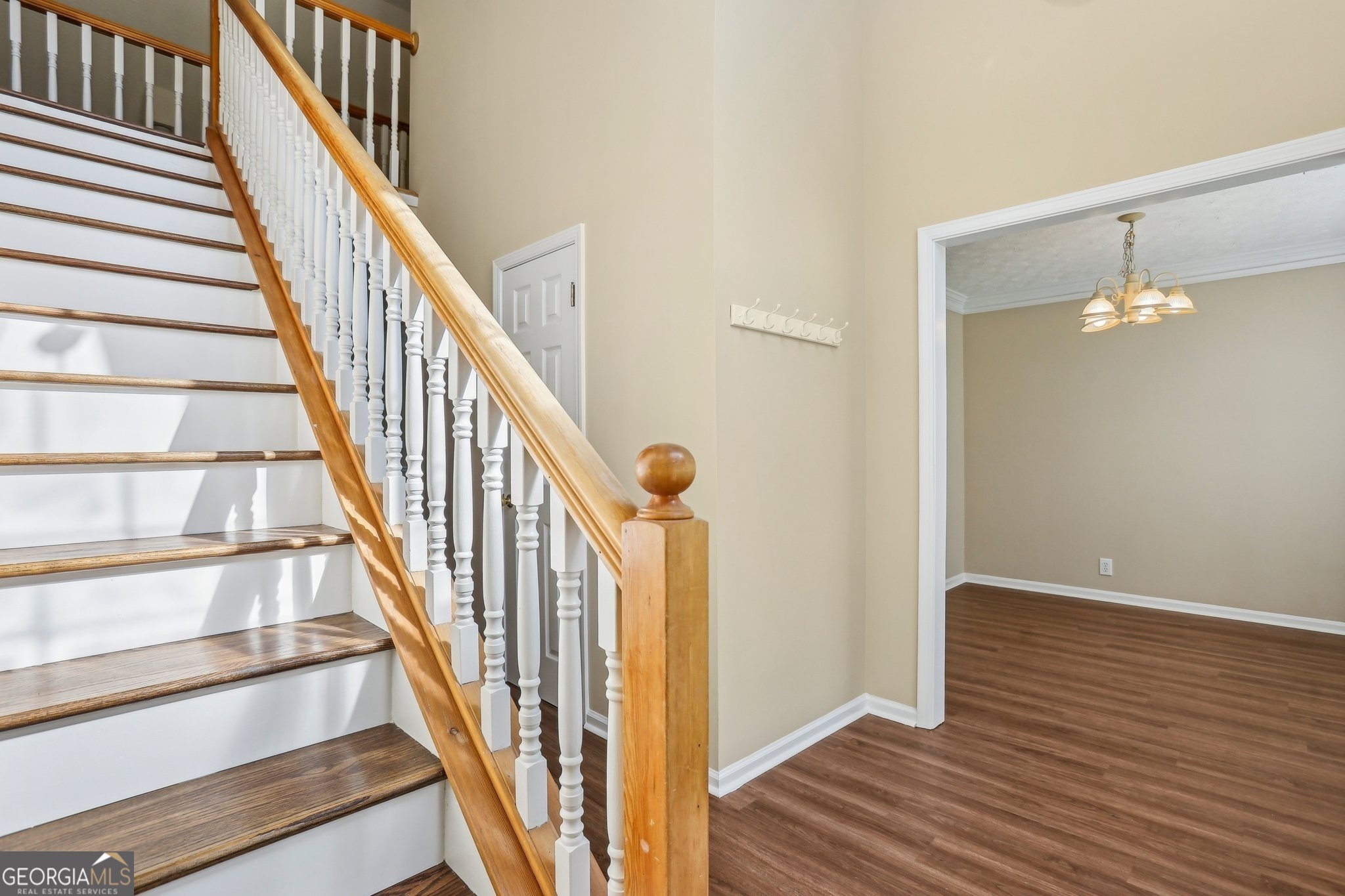 1039 Megan CT