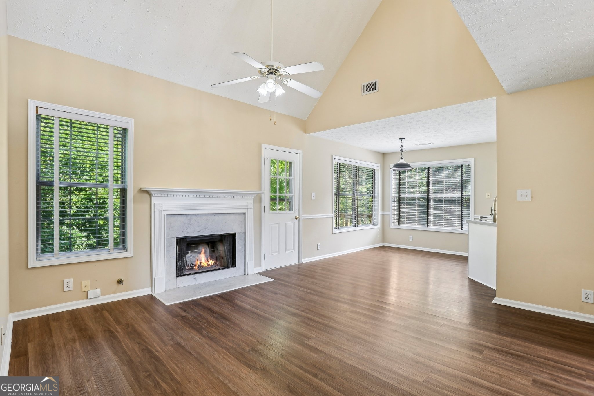 1039 Megan CT