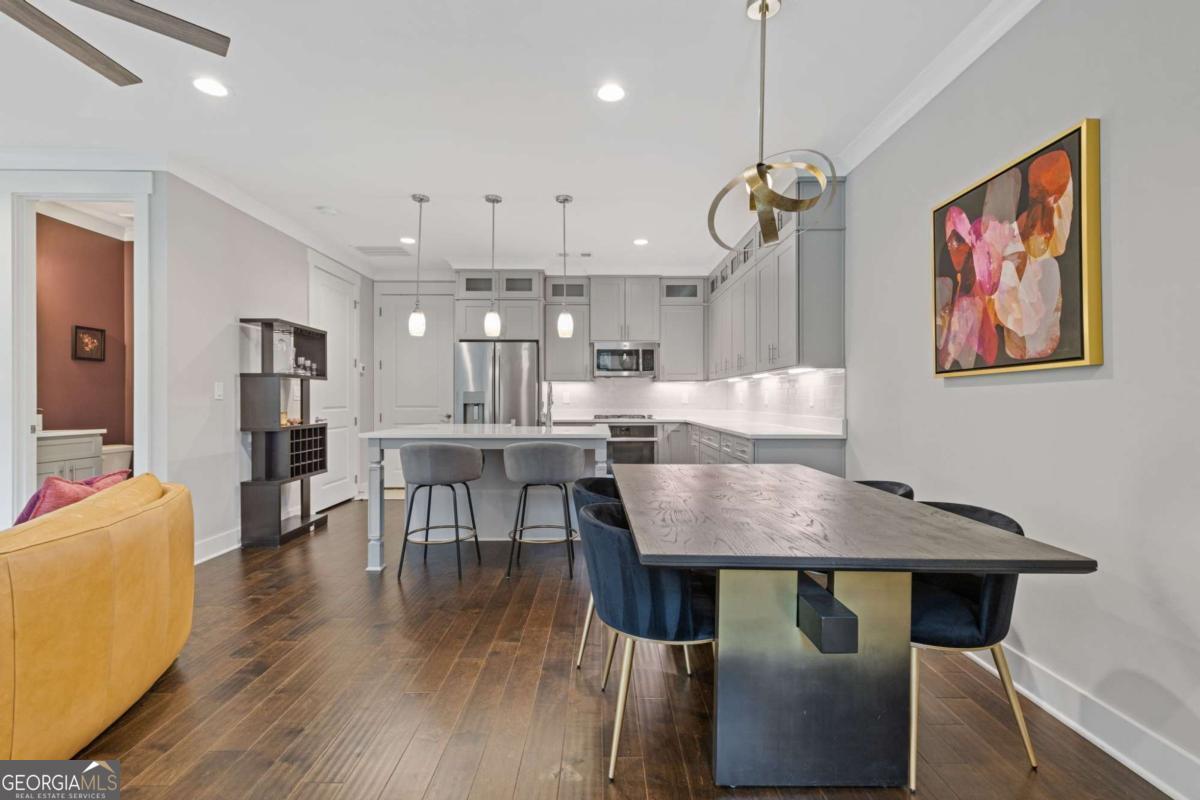 6026 Cushing CIR