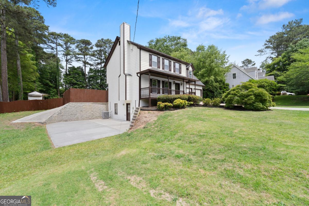 1020 Forest Park LN