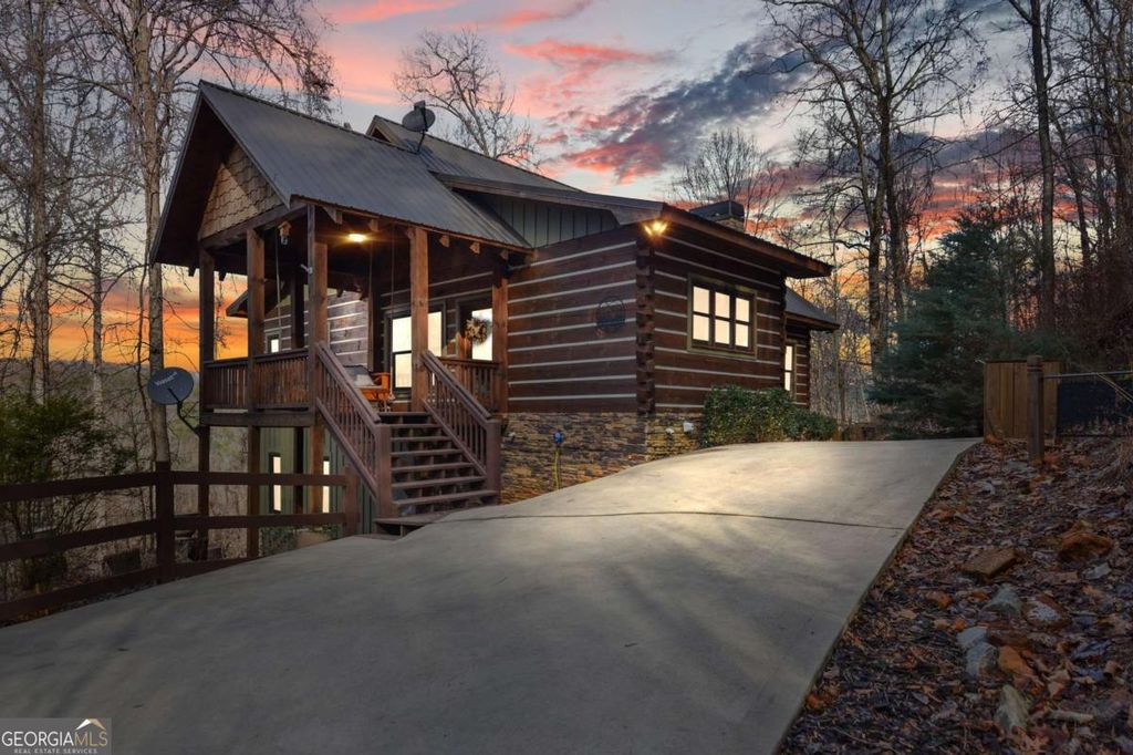 Photo of 401 Dancing Leaves Trail, Blue Ridge, GA 30513 (MLS # 10735707)