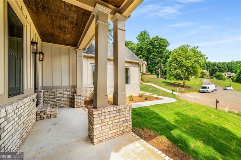 7262 CREEKSIDE