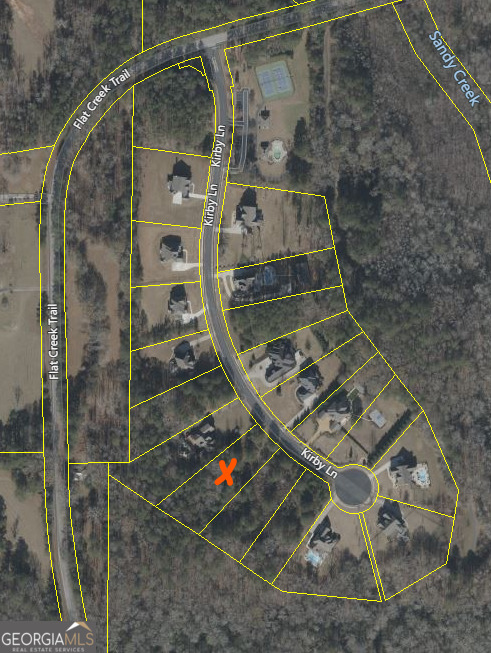 One-acre building lot in prestigious Annelise Park, just around the corner from Trilith. Established community of stately homes with multiple amenities including swim, tennis, walking trails and 80+ acres of conservation land surrounding the lots. Please see docs for plats, covenants, and more. Other lots also available.