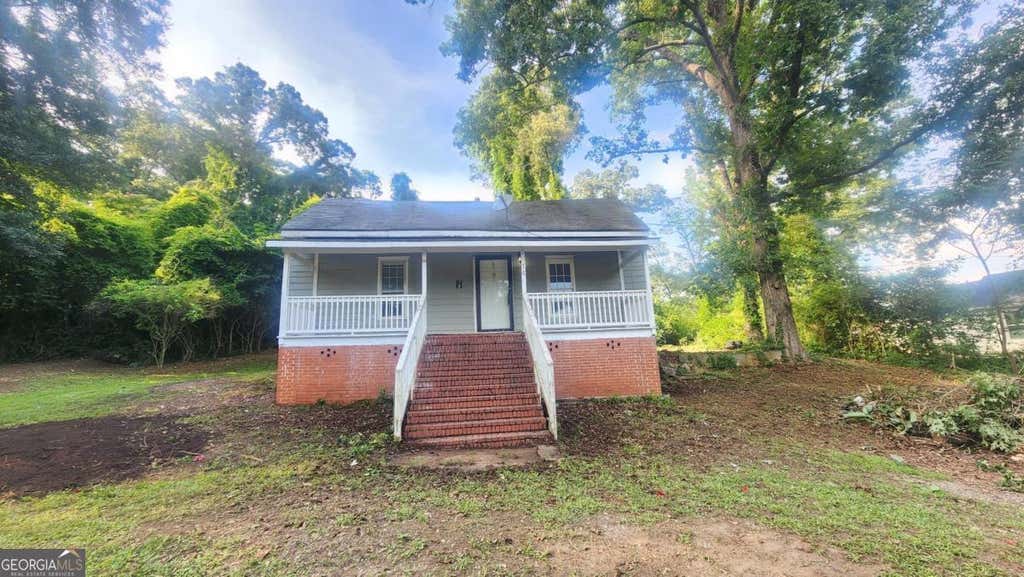 Photo of 71 Sargent Railroad Avenue, Newnan, GA 30263 (MLS # 10790215)