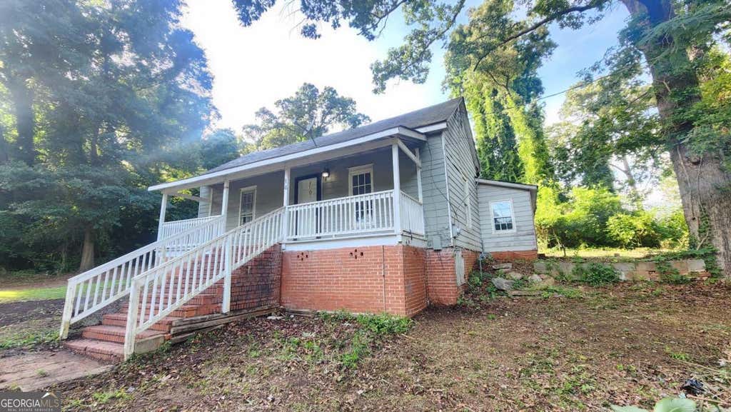 Photo of 71 Sargent Railroad Avenue, Newnan, GA 30263 (MLS # 10790215)