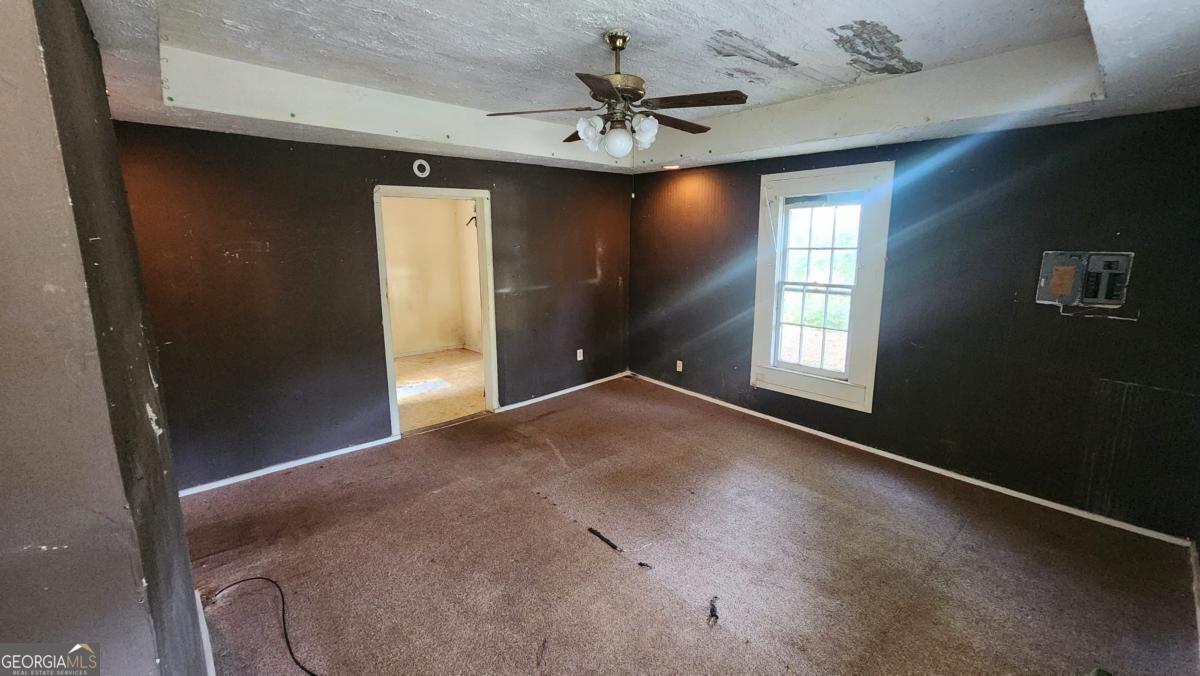 71 Sargent Railroad AVE