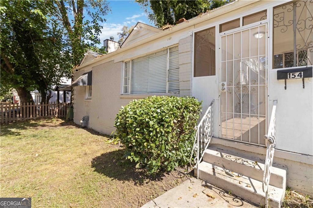 Photo of 154 Lawton Street SW, Atlanta, GA 30314 (MLS # 10682856)