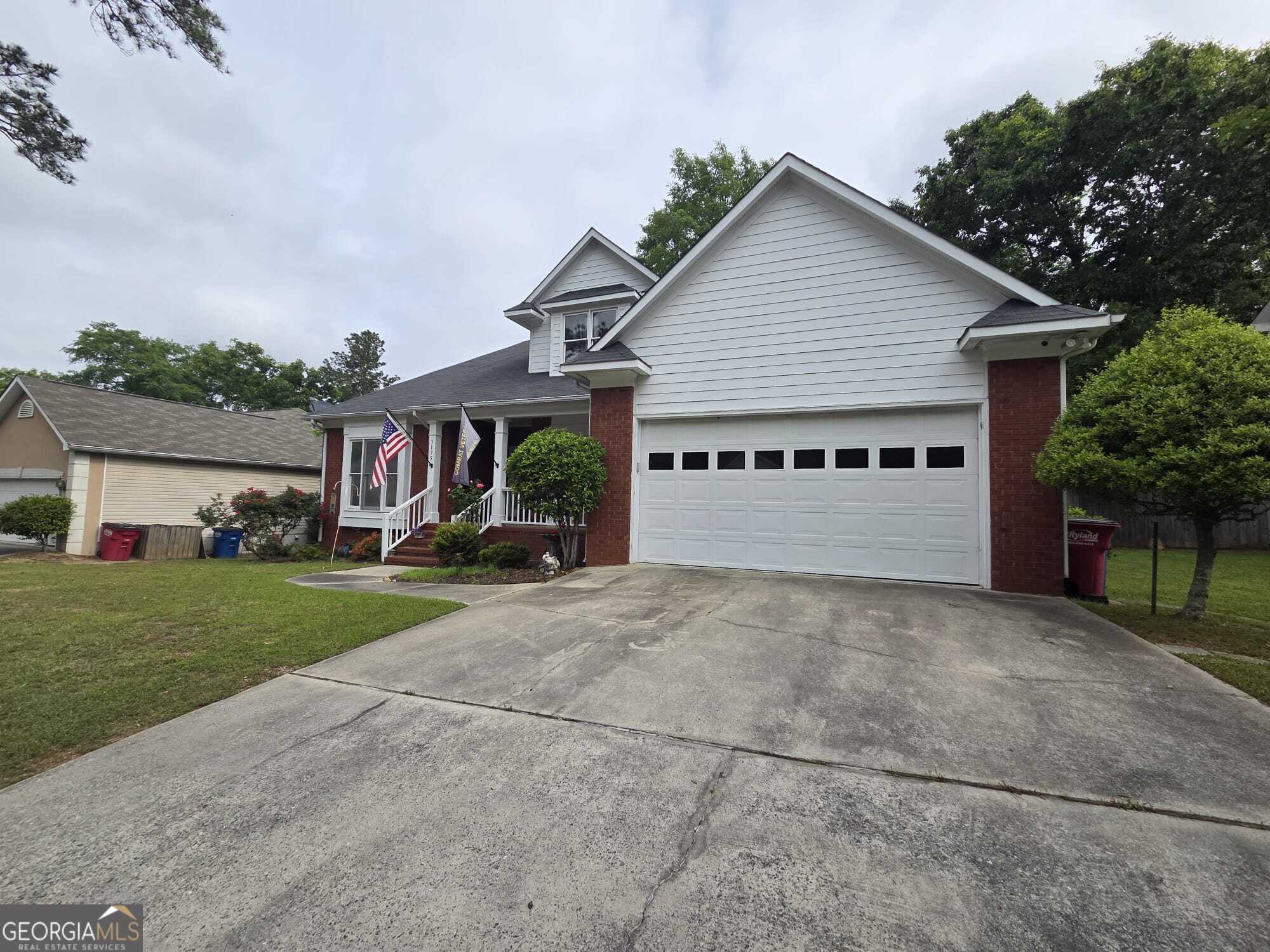 Ideal location in Ingleside woods. This 3 BR 2.5 BA home has large great room, master on main, screened porch, privacy fence back yard, fireplace, nice kitchen with desk area, separate laundry, 2 car garage in North Macon and very quiet neighborhood convenient to downtown, Mercer, shopping, hospitals, I-75 and more!