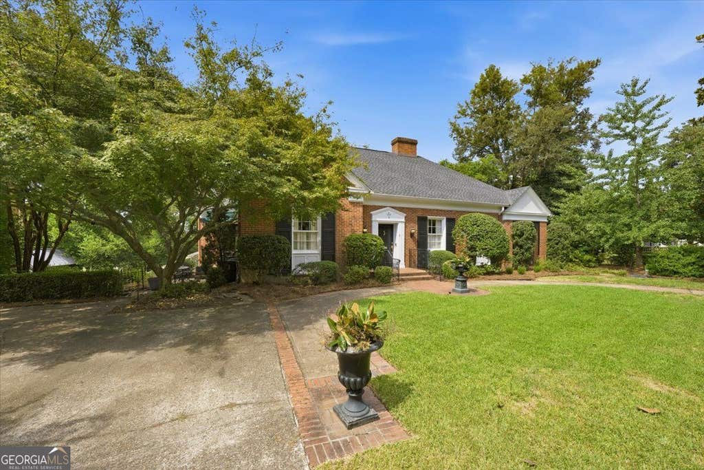 Photo of 2688 Stanislaus Circle, Macon, GA 31204 (MLS # 10832084)
