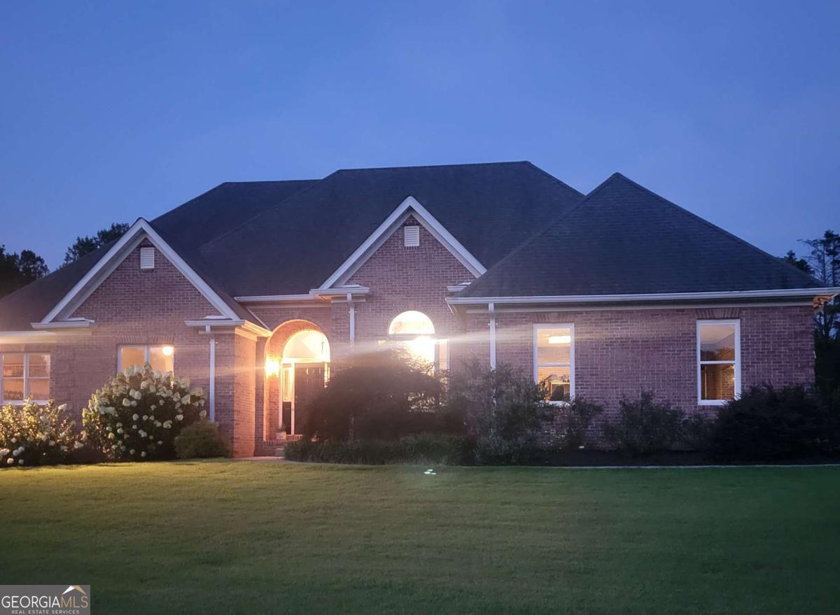 184 Scott CIR