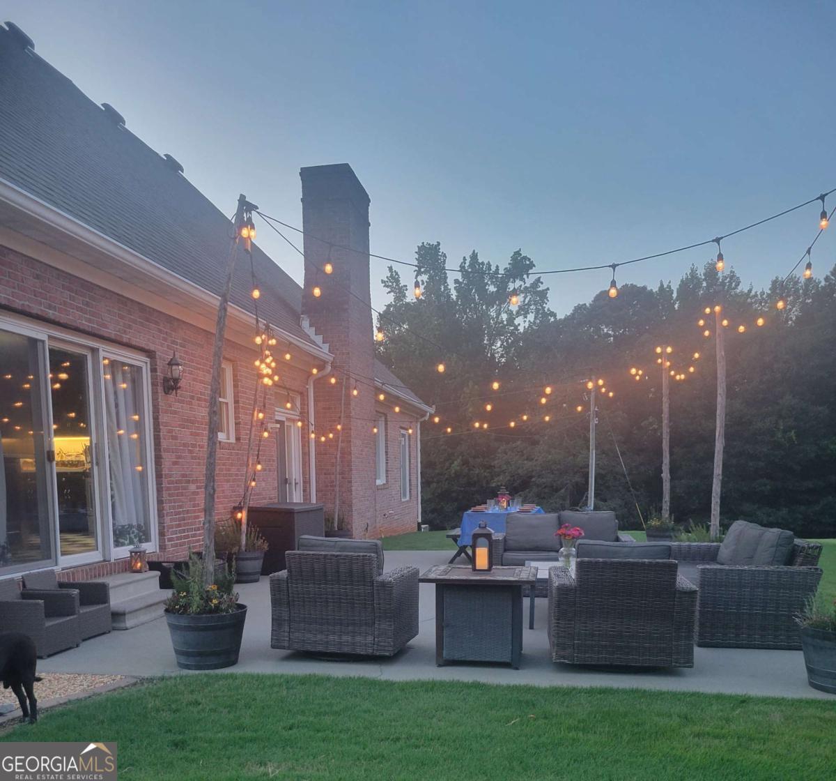 184 Scott CIR