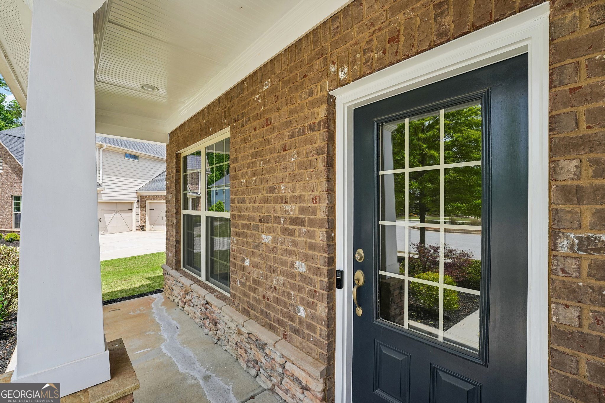 208 Roundwood WAY