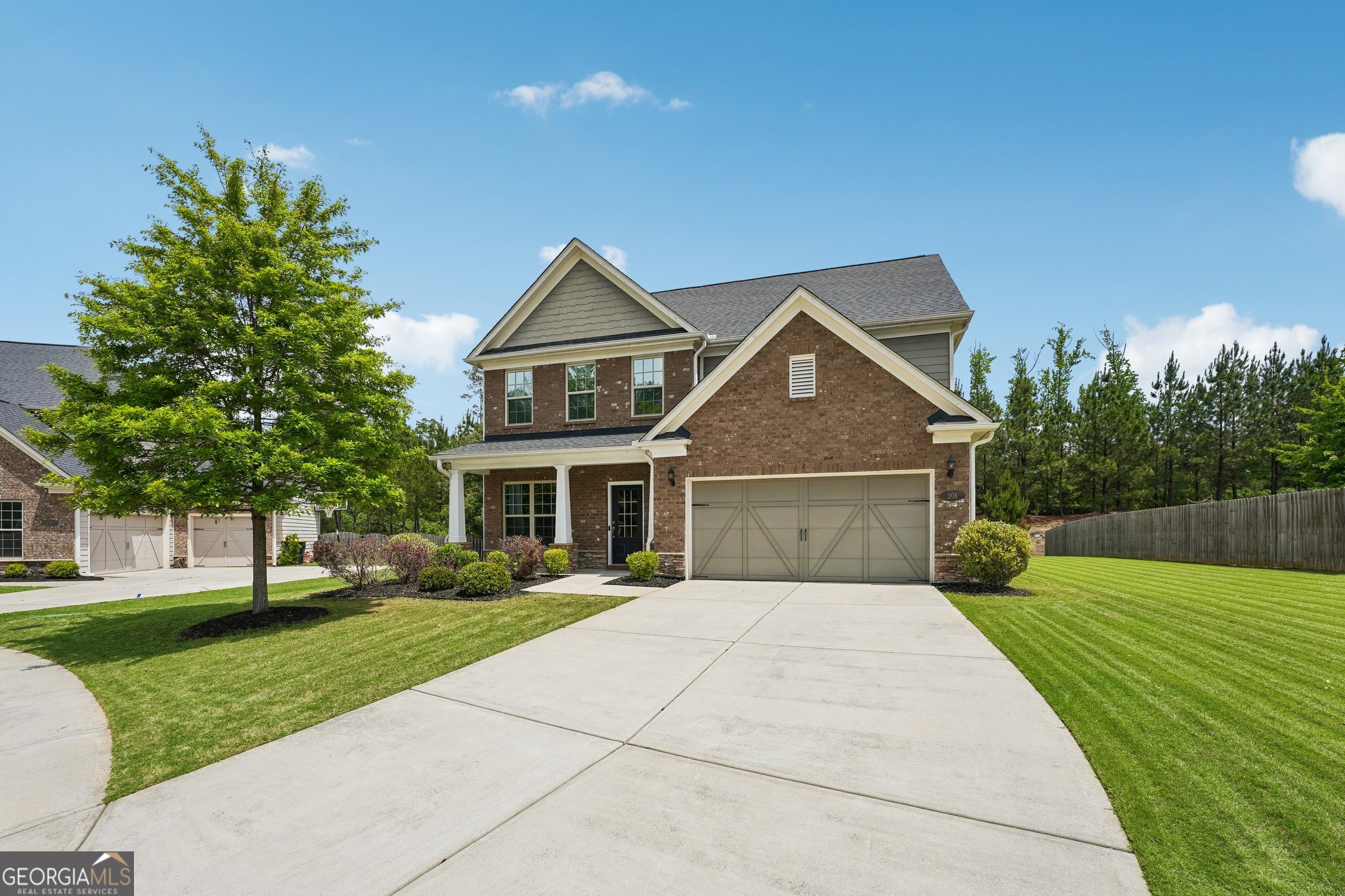 208 Roundwood WAY