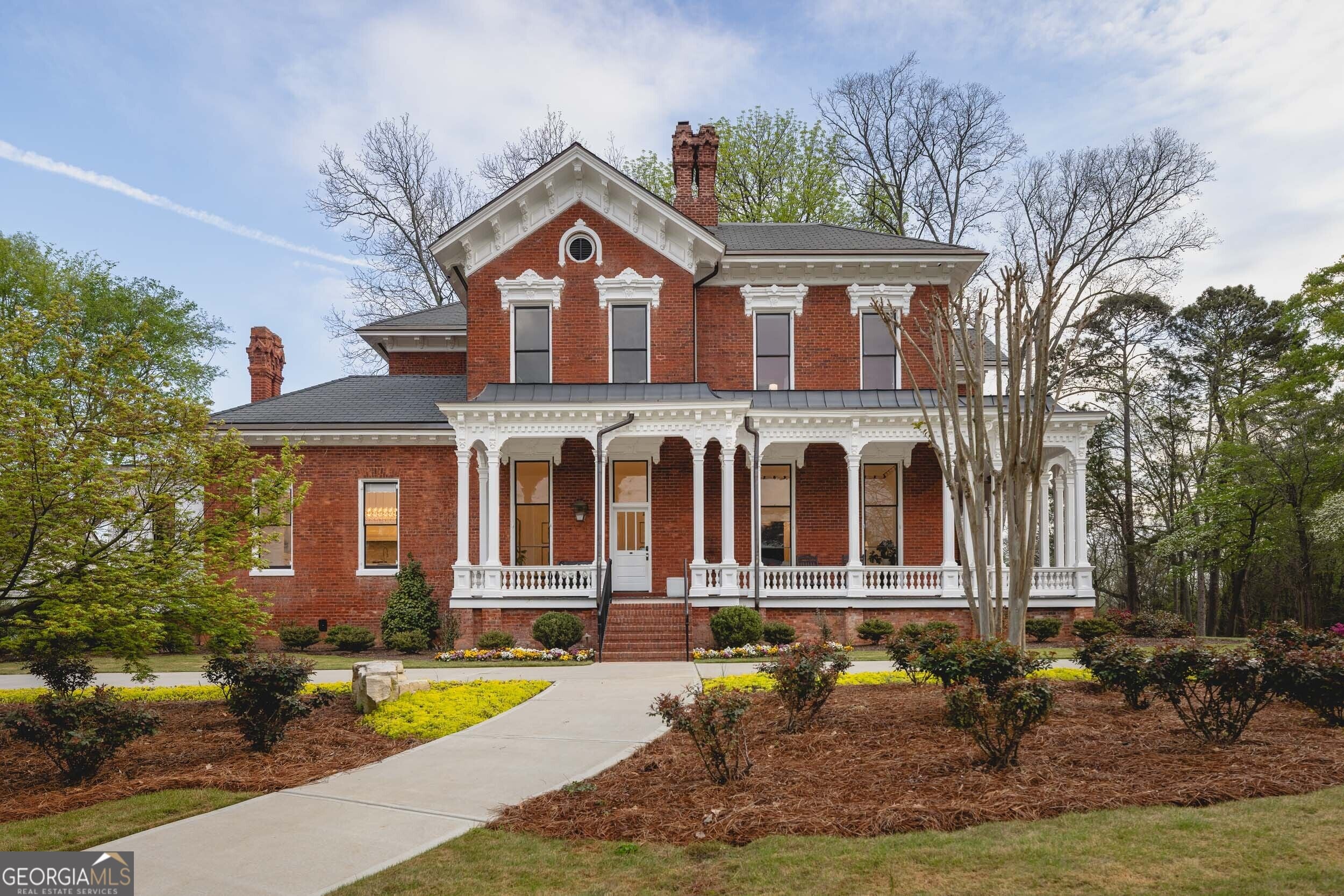 106 N Laurel AVE