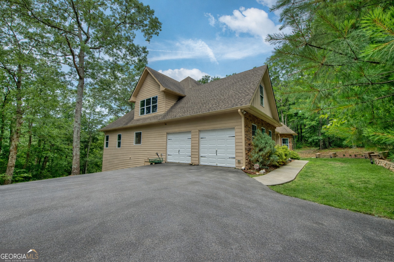 3184 Saint Andrews WAY