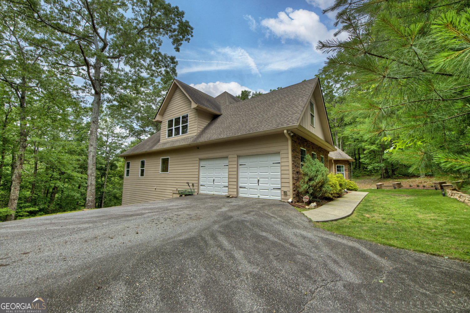 3184 Saint Andrews WAY