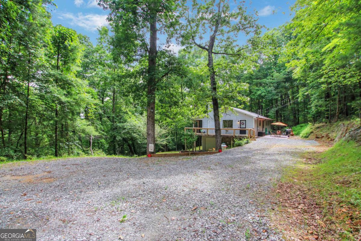 83 Valley DR