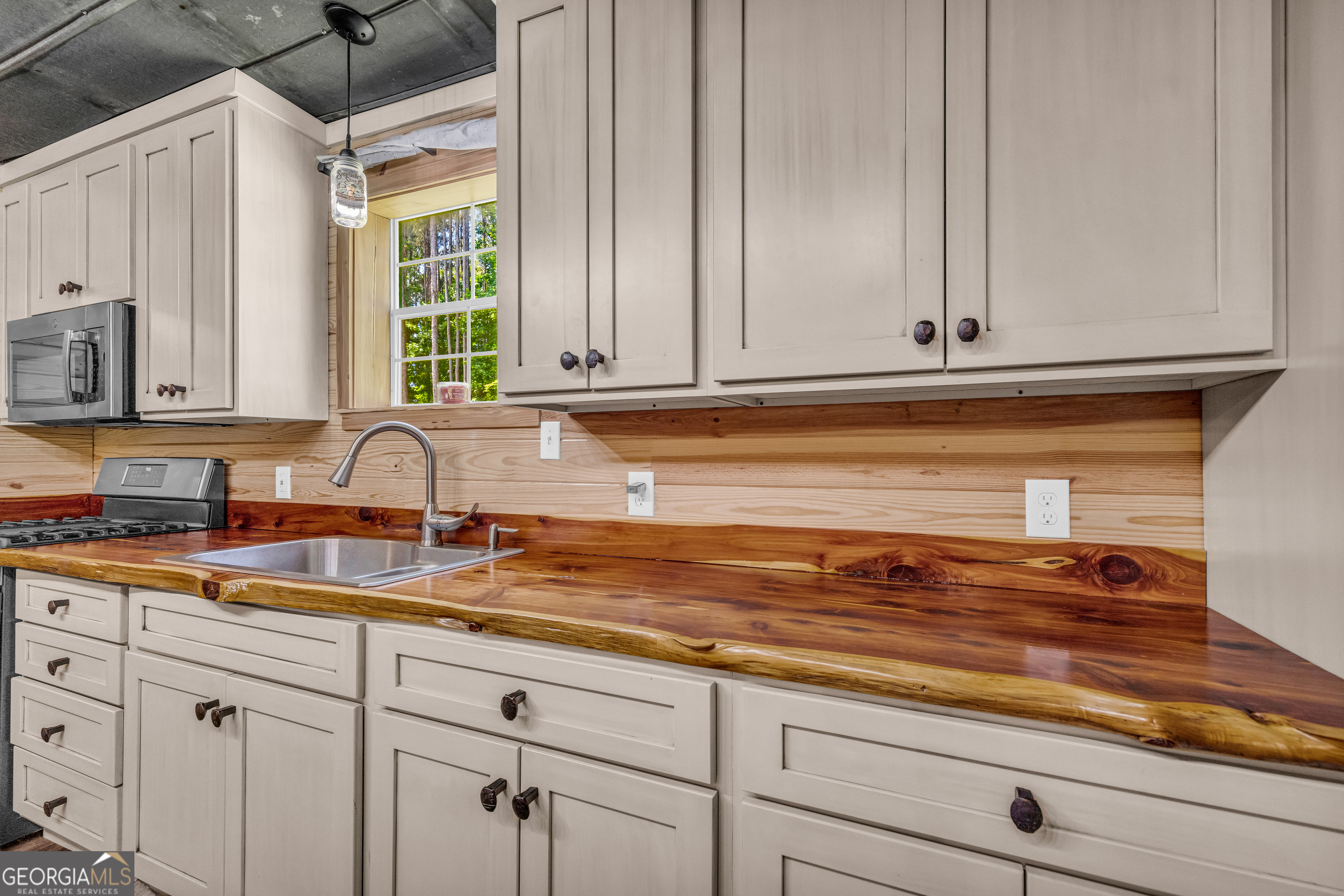 Bowman, Georgia 30624, United States, 1 Bedroom Bedrooms, ,2 BathroomsBathrooms,Residential,Pending,148257