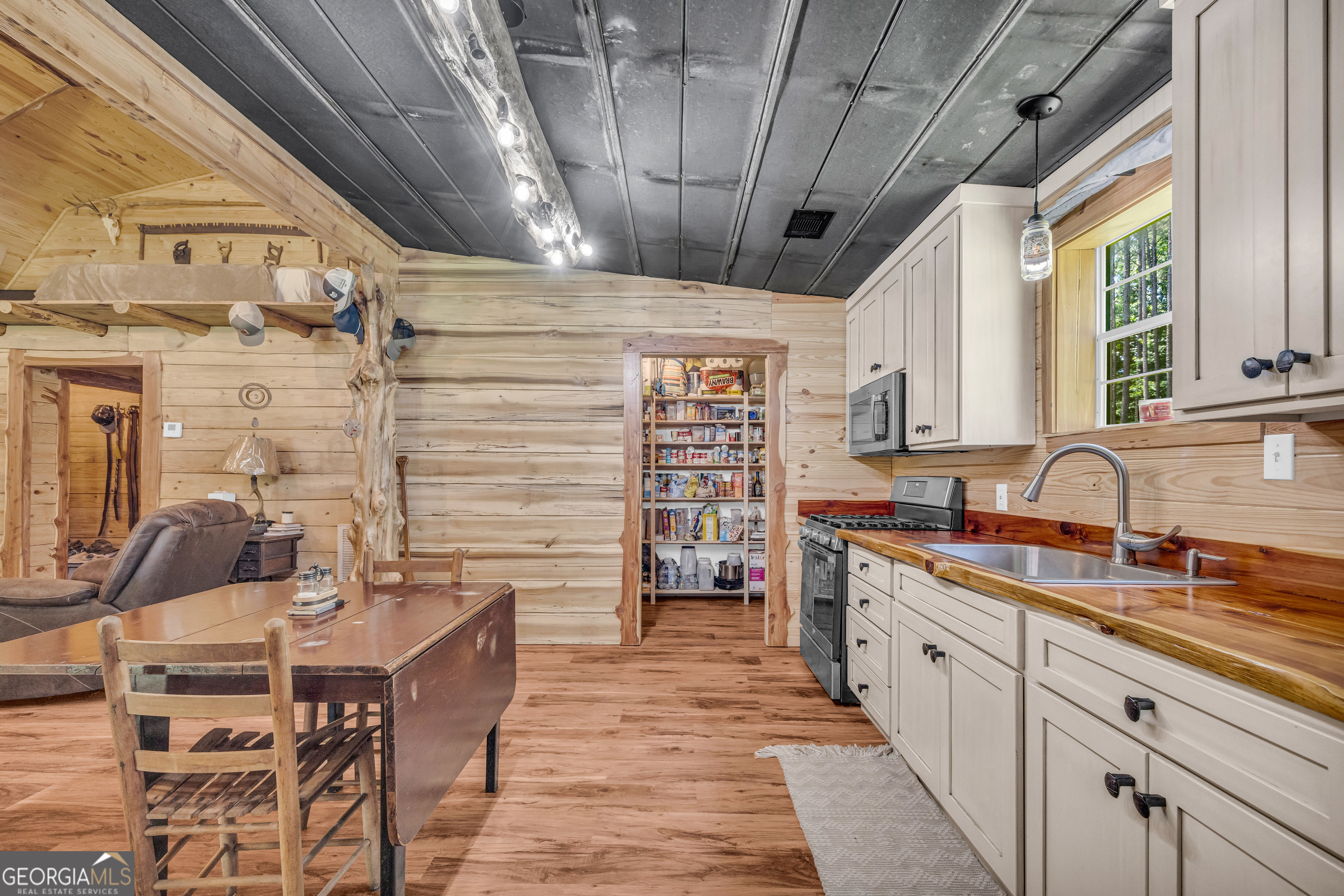 Bowman, Georgia 30624, United States, 1 Bedroom Bedrooms, ,2 BathroomsBathrooms,Residential,Pending,148257