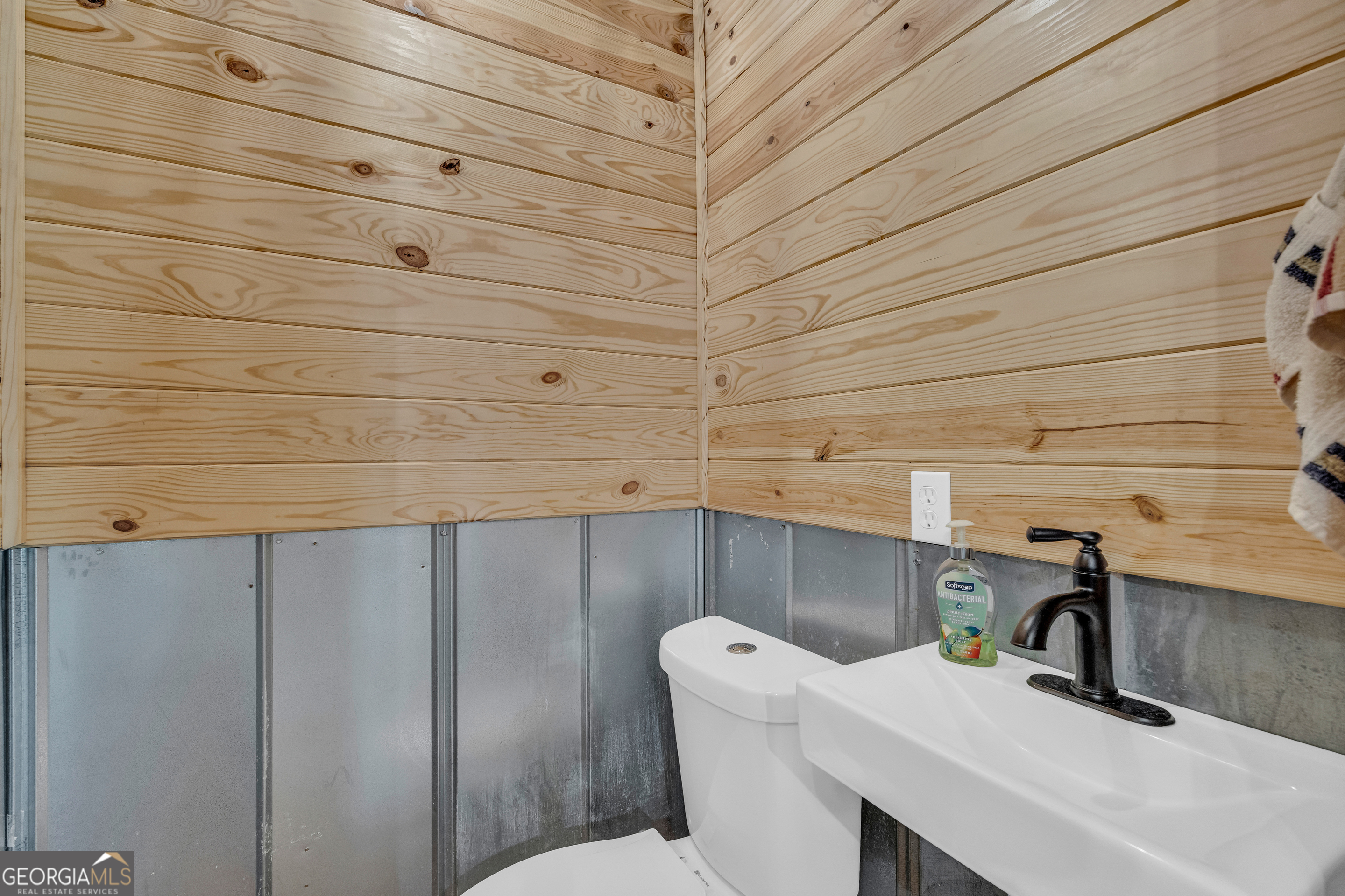 Bowman, Georgia 30624, United States, 1 Bedroom Bedrooms, ,2 BathroomsBathrooms,Residential,Pending,148257