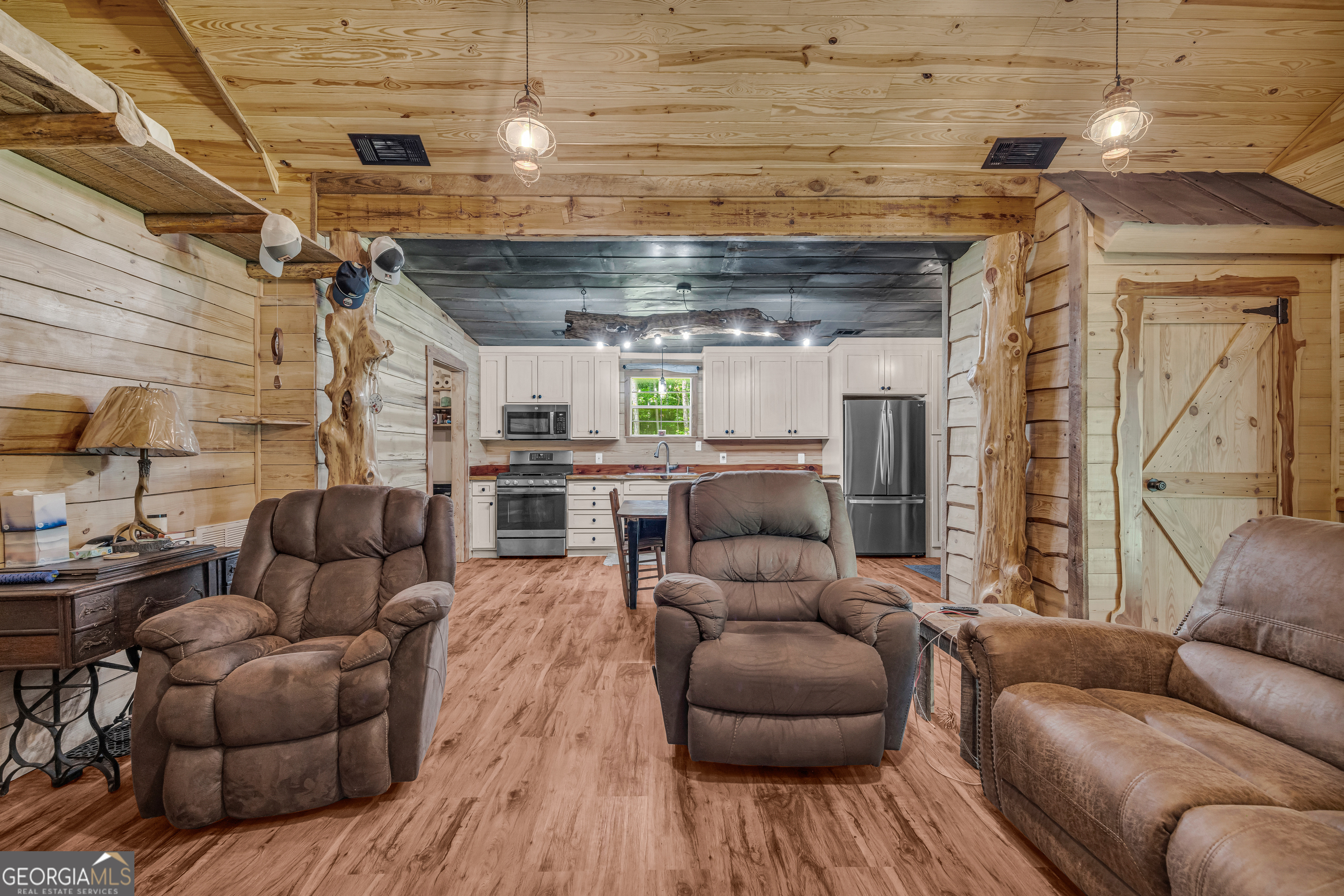 Bowman, Georgia 30624, United States, 1 Bedroom Bedrooms, ,2 BathroomsBathrooms,Residential,Pending,148257