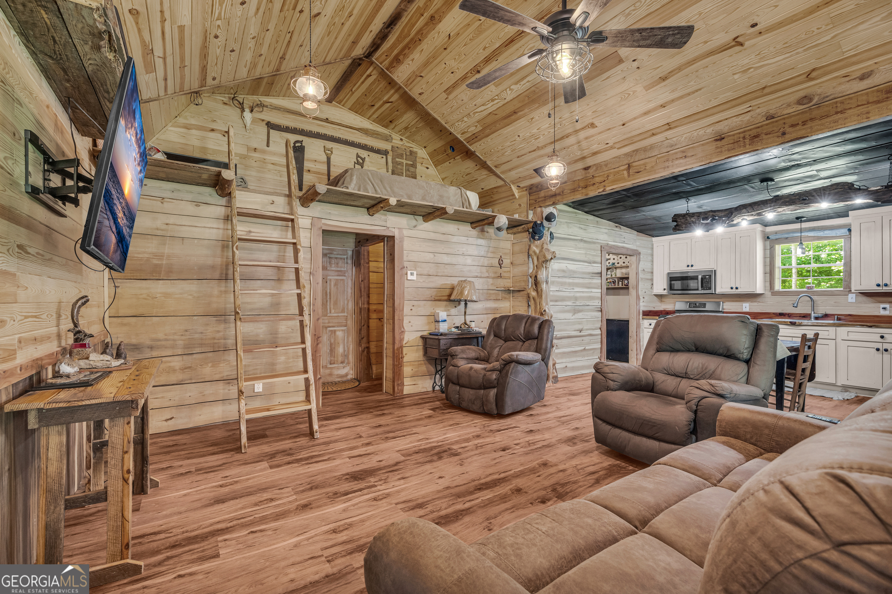 Bowman, Georgia 30624, United States, 1 Bedroom Bedrooms, ,2 BathroomsBathrooms,Residential,Pending,148257