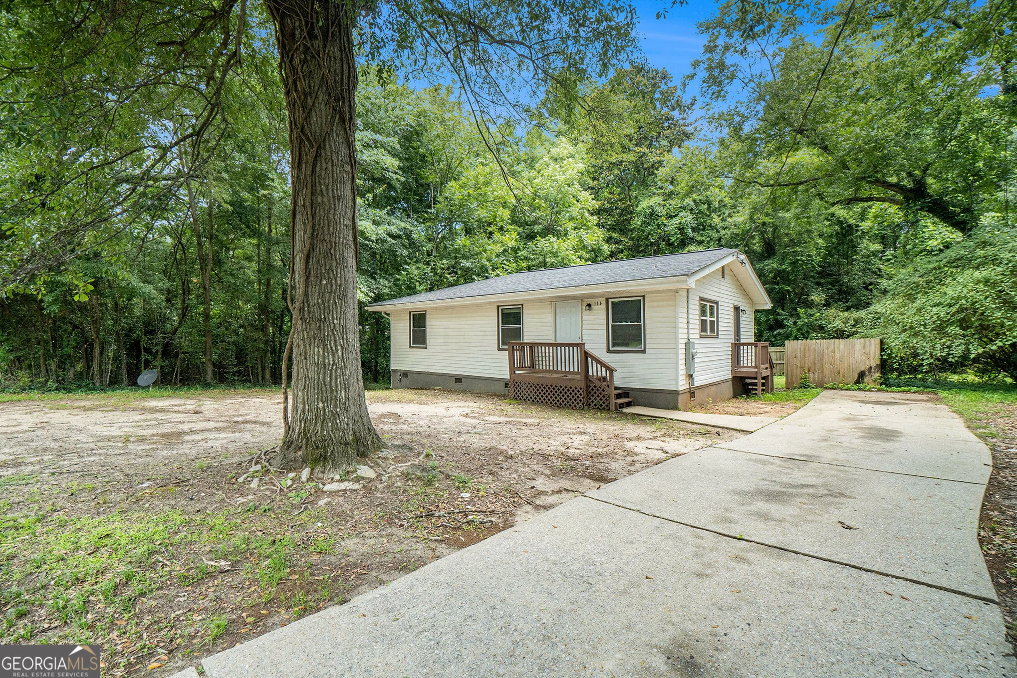 114 Howell Drive SW