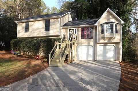 Photo of 4405 LAKESIDE HILLS Point, Kennesaw, GA 30144 (MLS # 10649244)